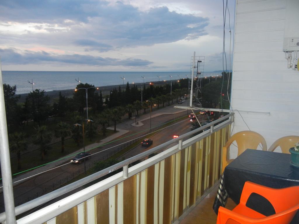 Apartment Irma Rustaveli 57 Batumi Zimmer foto