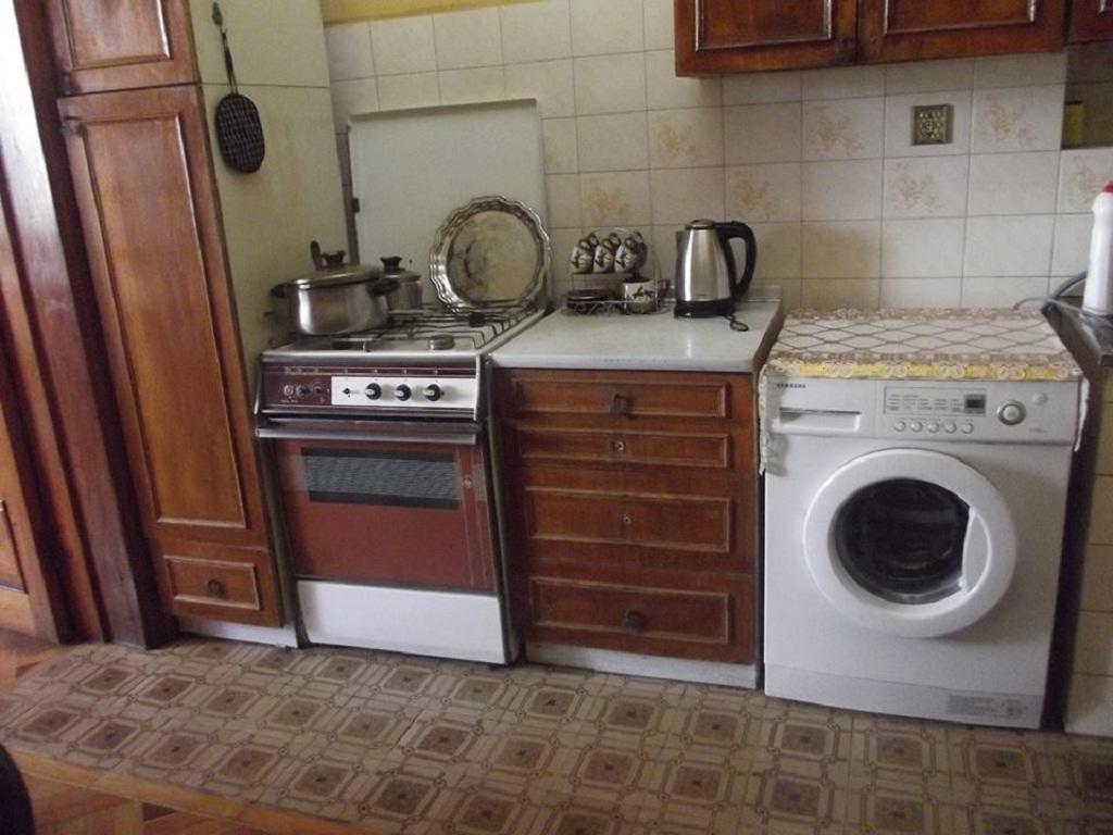 Apartment Irma Rustaveli 57 Batumi Zimmer foto